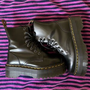 Dr Martens Jadon Boot Smooth Leather Platforms (SIZE US W 6)